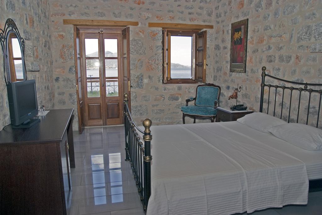Smyros Resort Poúlithra Rom bilde
